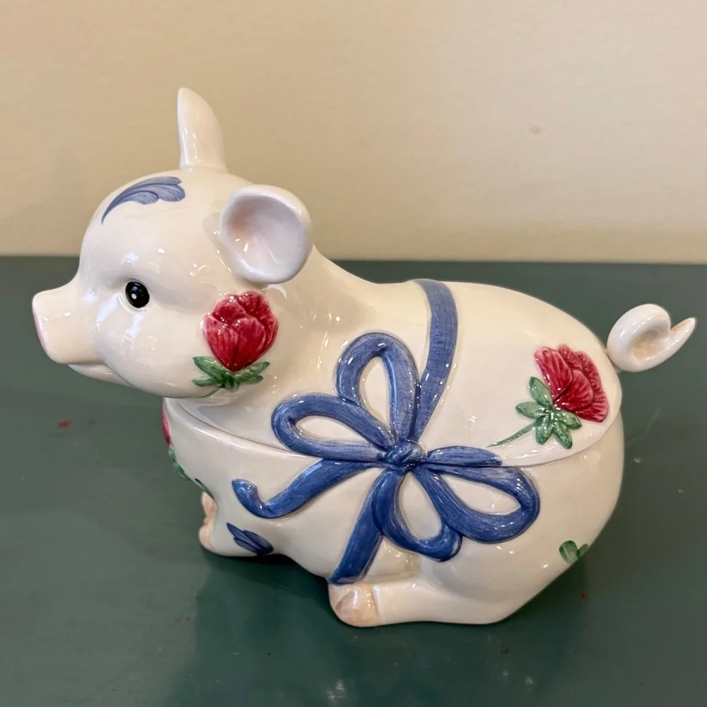 Lenox ‘Poppies On Blue’ Barnyard Pig Lidded Sugar Bowl w/Curly Tail Spoon.